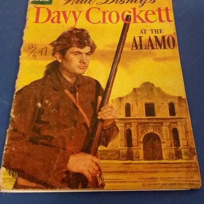 LOT 101 DAVY CROCKETT COMIC BOOK