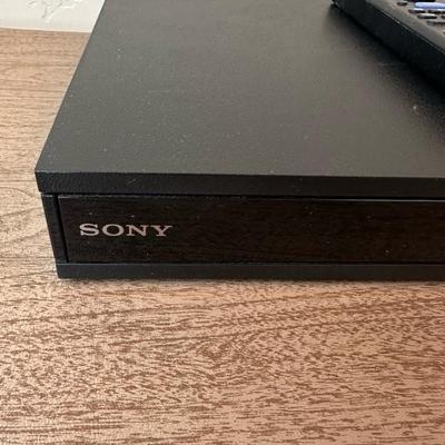 Lot 180 Sony Blu-ray player with remote