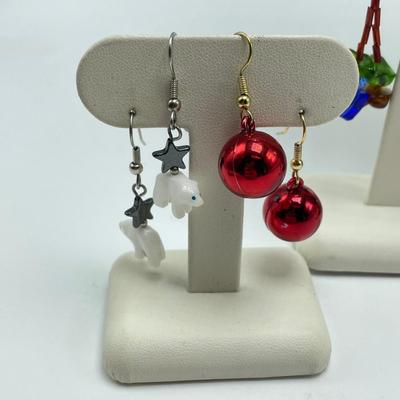 Winter Holiday Brooches, Earrings, & More (B1-SS)