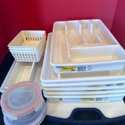 Lot 192 kitchen variety of organizers