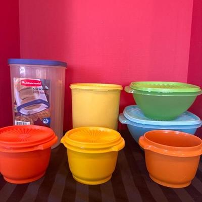 Lot 194 Tupperware/Rubbermaid