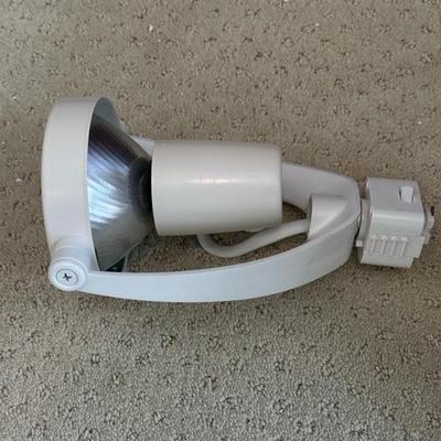 Lot 220 38 track spotlights