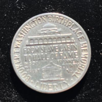 Silver 1946 Booker T Washinton Half Dollar