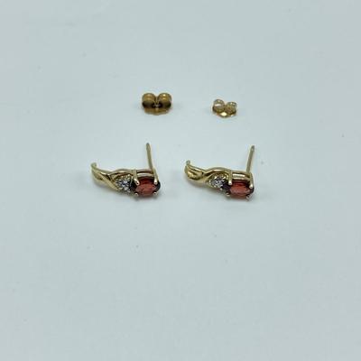 Garnet and Diamond Gold Earrings (B1-SS)