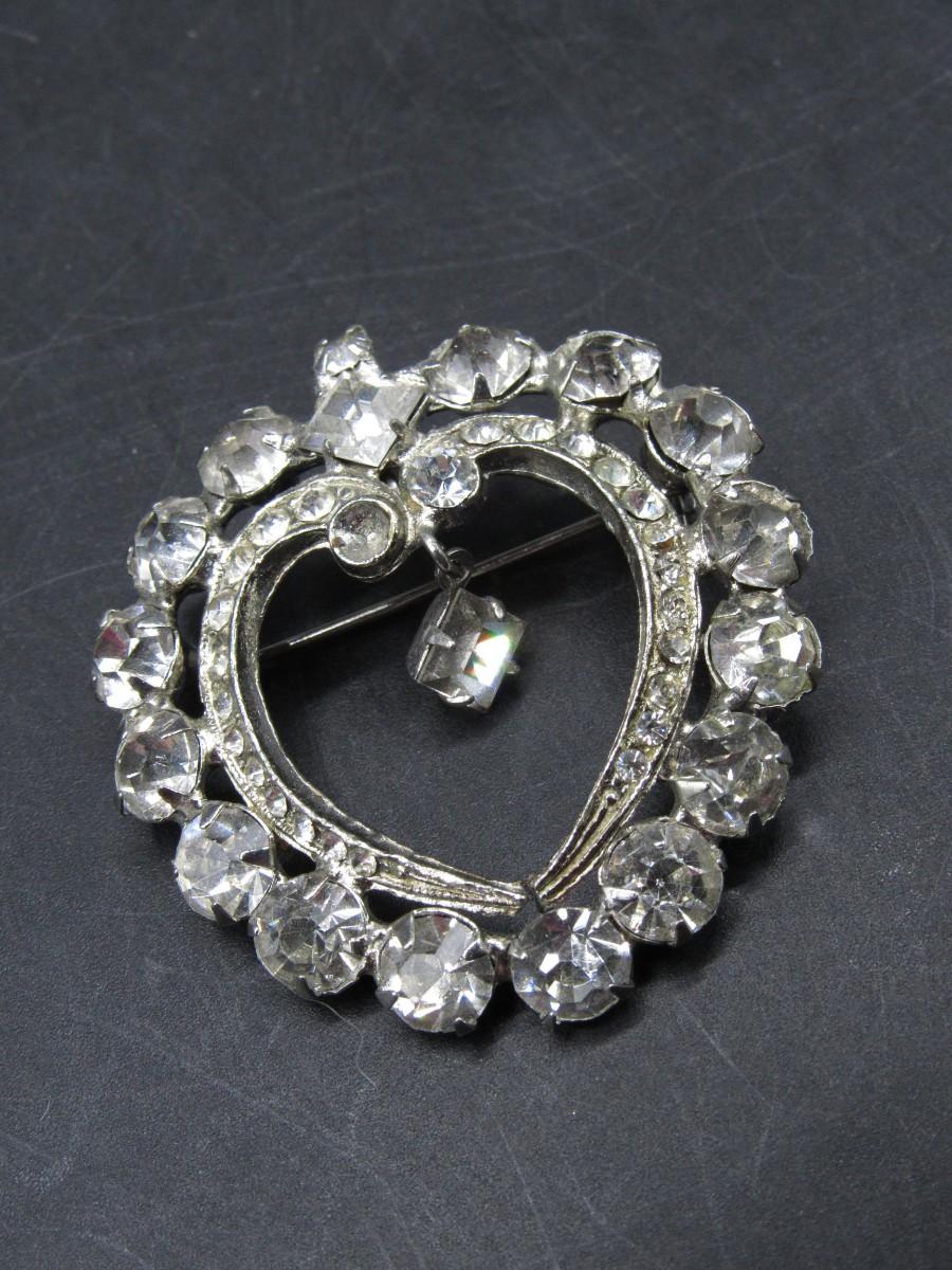 Vintage costume shop jewelry rhinestone brooches