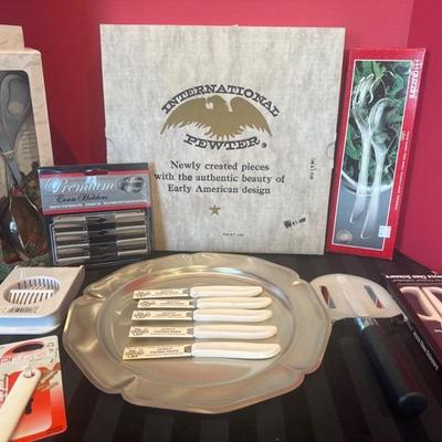 Lot 208 Kitchen items