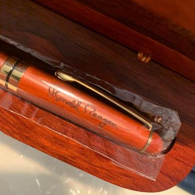 White House Collectibles Lot
