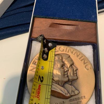 White House Collectibles Lot