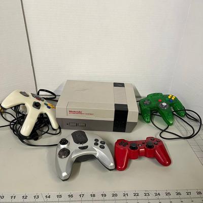 Vintage 1985 Nintendo System & Various Controllers
