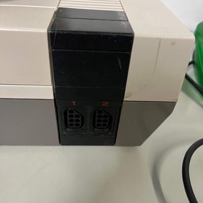 Vintage 1985 Nintendo System & Various Controllers