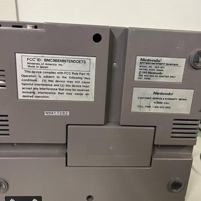 Vintage 1985 Nintendo System & Various Controllers