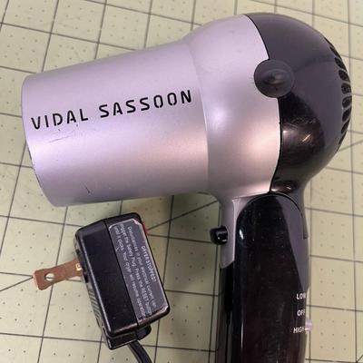Vidal Sassoon Blow Dryer