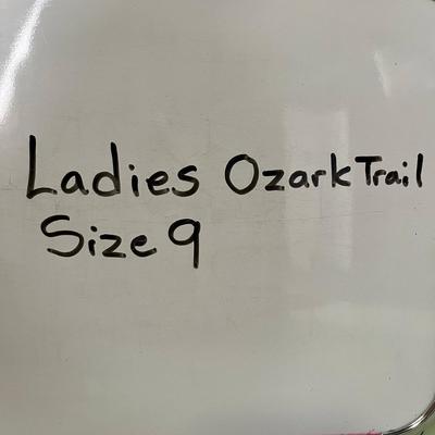 Ozark Trail Snow Boots - Womens Size 9