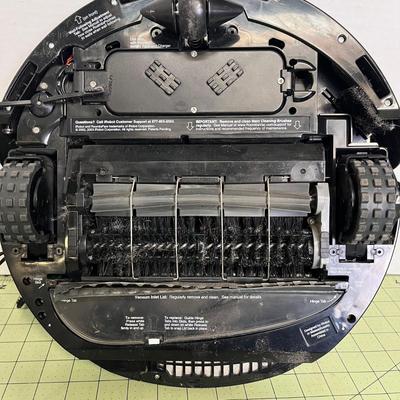 Roomba Robotic Floor Vacuum- Works!