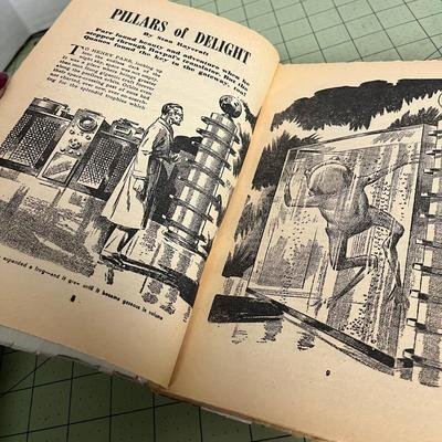 Vintage Amazing Stories - December 1949 Edition