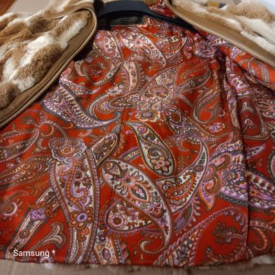 Garfinckel's Natural Guanaco Fur-no listed size, likely womenâ€™s medium