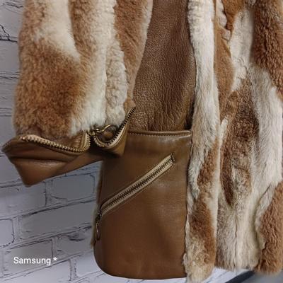Garfinckel's Natural Guanaco Fur-no listed size, likely womenâ€™s medium