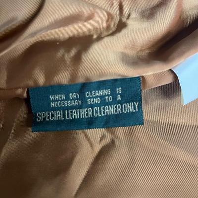 Orvis Leather Vest - Size Large great condition