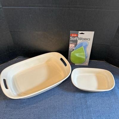 Lot 242 Corningware & kitchen item
