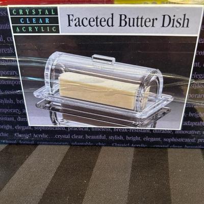 Lot 252 kitchen items