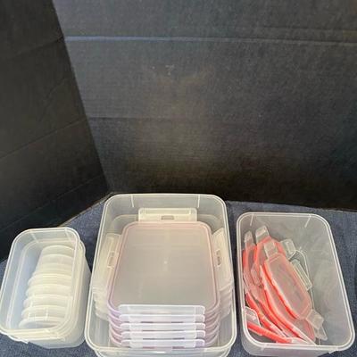 Lot 253 food storage containers