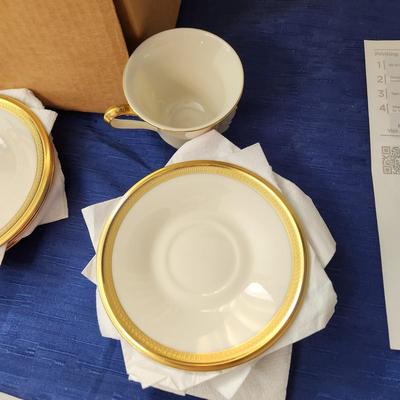 37 piece set Lenox Aristocrat China Lot includes box of Four 5 piece place setting