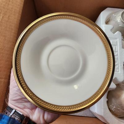 37 piece set Lenox Aristocrat China Lot includes box of Four 5 piece place setting