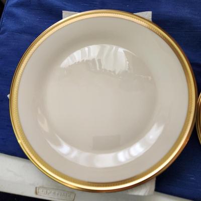 37 piece set Lenox Aristocrat China Lot includes box of Four 5 piece place setting