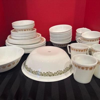 Lot 256 Vintage butterfly gold corelle dishes, 1 corelle spring blossom crazy daisy serving dish