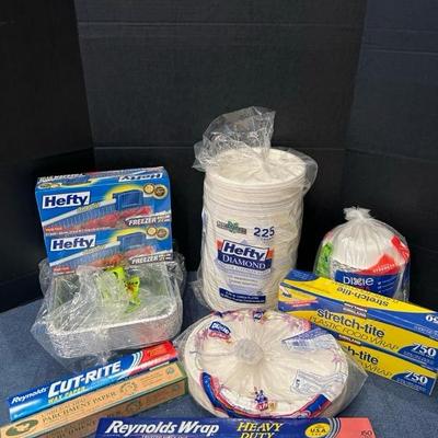 Lot 255 Disposables plates and containers