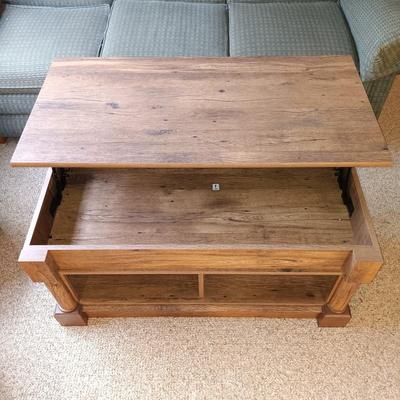 LOT 41K: Lift-Top Coffee Table in a Vintage Oak-Style Finish
