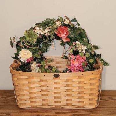 LOT 46K: Large Peterboro Storage Basket and Wreath