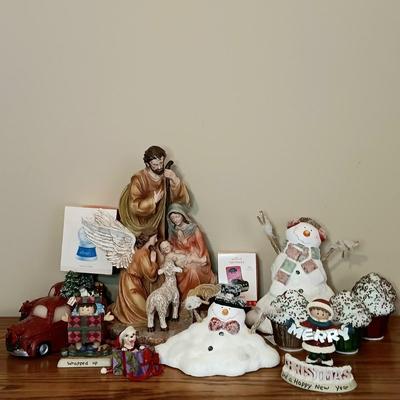 LOT 48K: Christmas Collection- Valeri Parhill Melting Snowmen, Illuminated Mercury Glass Cupcakes, Zingle-Berry & More