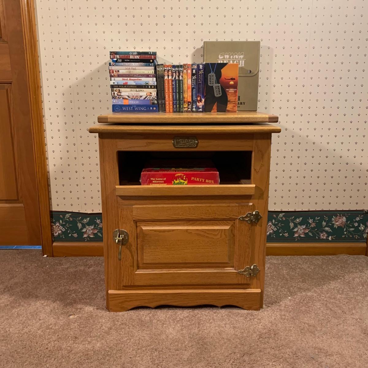 LOT 155R White Clad Ice Box Swivel Top End Table/Nightstand Vintage