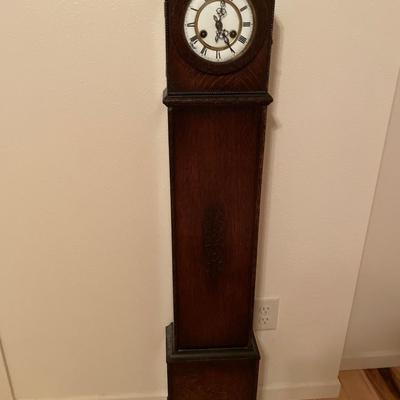 Standing wall clock