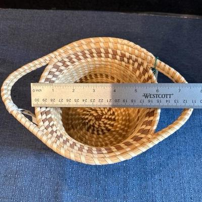 Lot 263 Sweetgrass baskets home decor