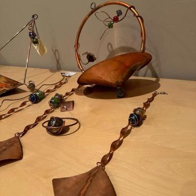 Lot 275 a collection of copper yard decor