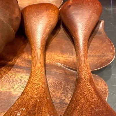 Lot 303 monkey pod salad bowl and tray