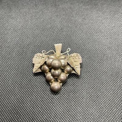 Vintage Taxco Mexico .925 Sterling Silver Brooch Pin Cluster Of Grapes