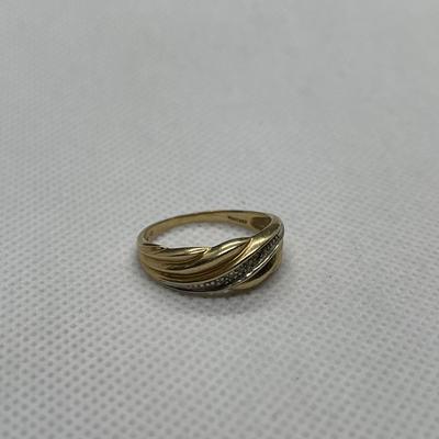 Gold 10k band ring