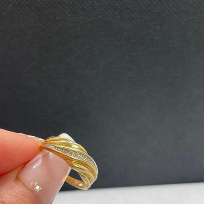 Gold 10k band ring