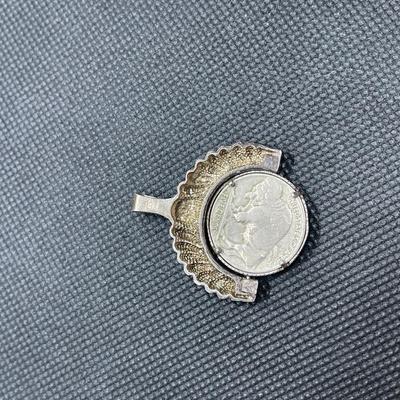 GENUINE INDIAN HEAD / BUFFALO NICKEL 1930PENDANT in a Sterling Silver Coin Bezel