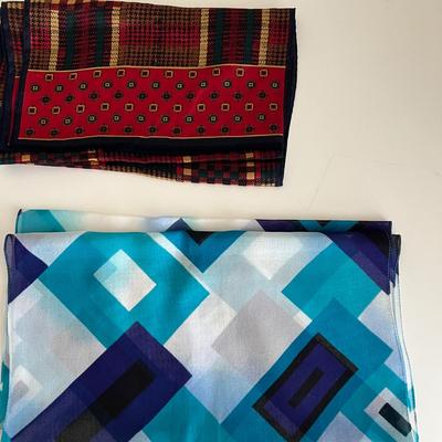 Large Collection of Scarves with Purses & More (FR-MK)