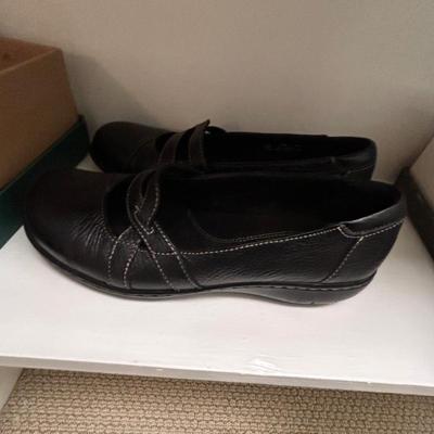 Ladies Dansko, Clarkâ€™s, Easy Spirit and More Size 7-7.5 (BR-BB)