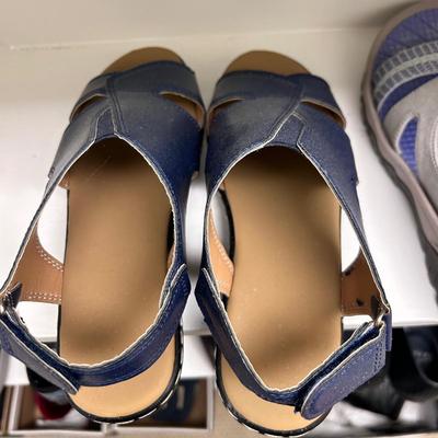 Ladies Dansko, Clarkâ€™s, Easy Spirit and More Size 7-7.5 (BR-BB)