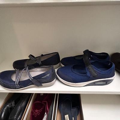 Ladies Dansko, Clarkâ€™s, Easy Spirit and More Size 7-7.5 (BR-BB)