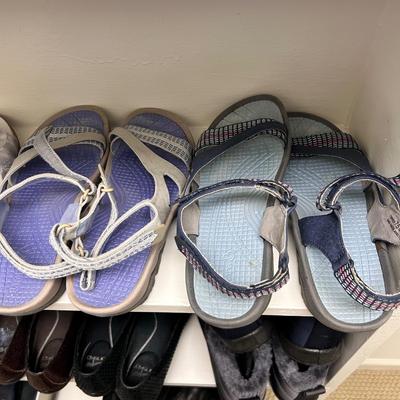 Ladies Dansko, Clarkâ€™s, Easy Spirit and More Size 7-7.5 (BR-BB)