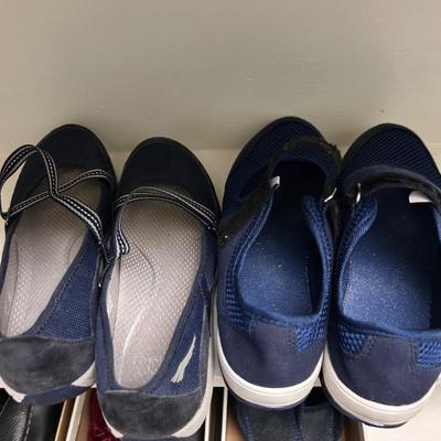 Ladies Dansko, Clarkâ€™s, Easy Spirit and More Size 7-7.5 (BR-BB)