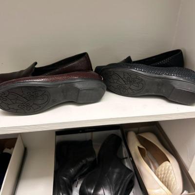 Ladies Dansko, Clarkâ€™s, Easy Spirit and More Size 7-7.5 (BR-BB)