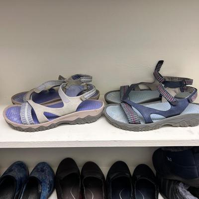 Ladies Dansko, Clarkâ€™s, Easy Spirit and More Size 7-7.5 (BR-BB)